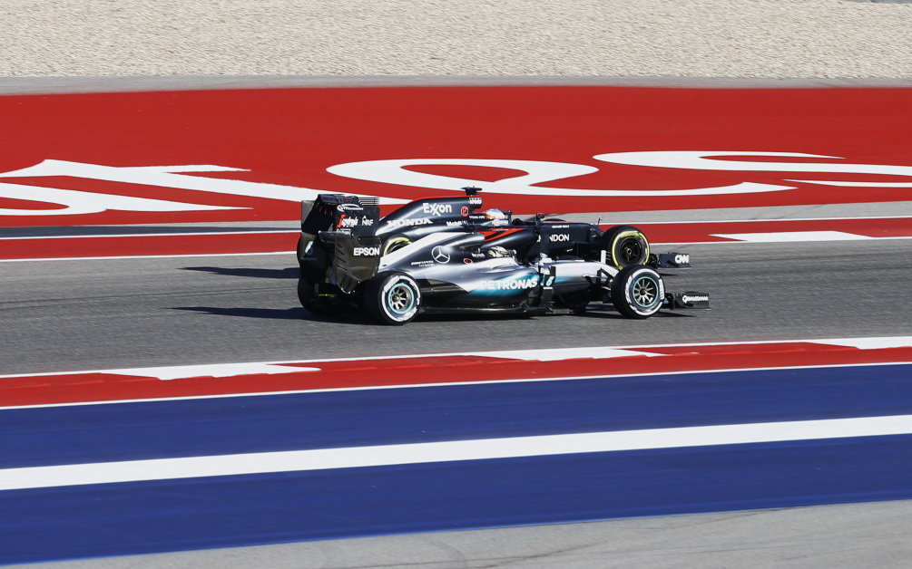 Fernando Alonso a Lewis Hamilton bok po boku v Austinu