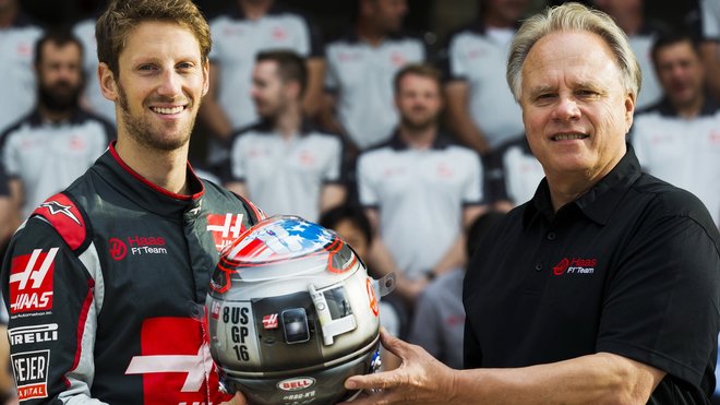 Romain Grosjean a Gene Haas v Austinu
