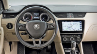 Omlazená Škoda Octavia bude vzdáleně evokovat minulou generace Mercedesu třídy E.