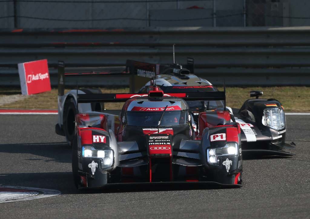 Audi R18 e-tron quattro posádky Adré Lotterer, Marcel Fässler, Benoit Tréluyer