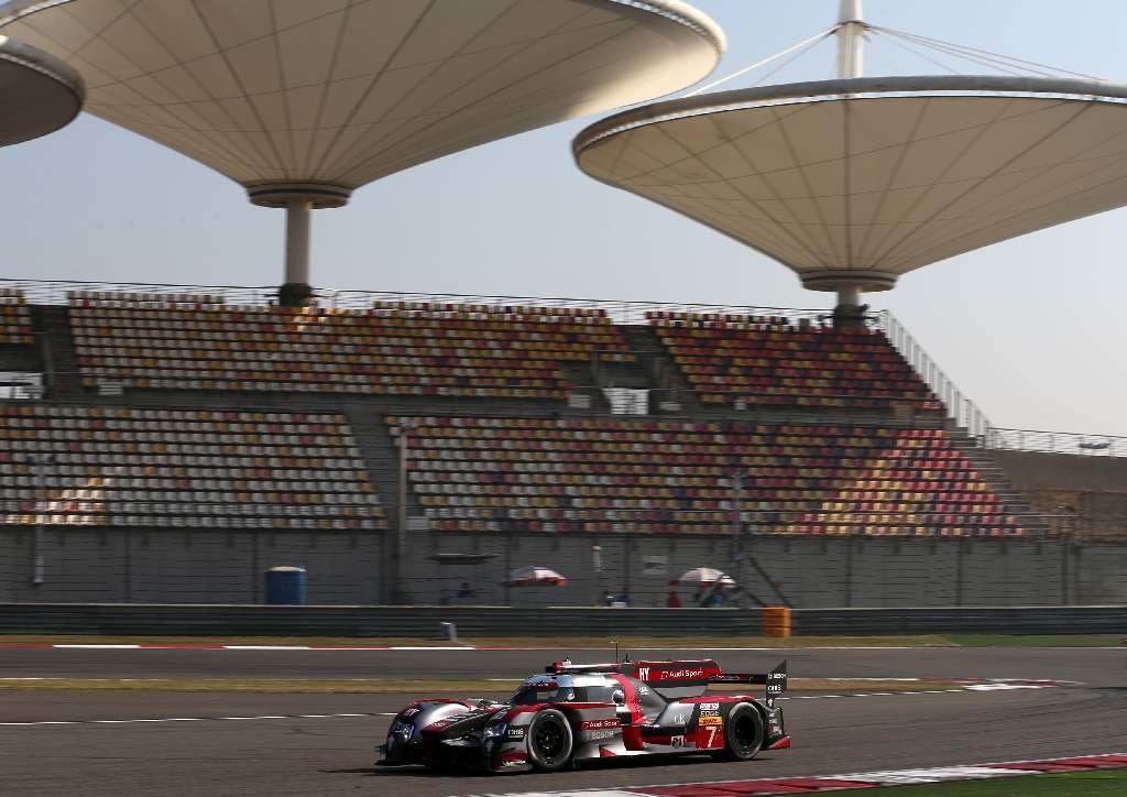 Audi R18 e-tron quattro posádky Adré Lotterer, Marcel Fässler, Benoit Tréluyer