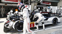 Porsche 919 Hybrid posádky Mark Webber, Timo Bernhard, Brendon Hartley