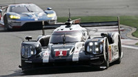 Porsche 919 Hybrid posádky Mark Webber, Timo Bernhard, Brendon Hartley