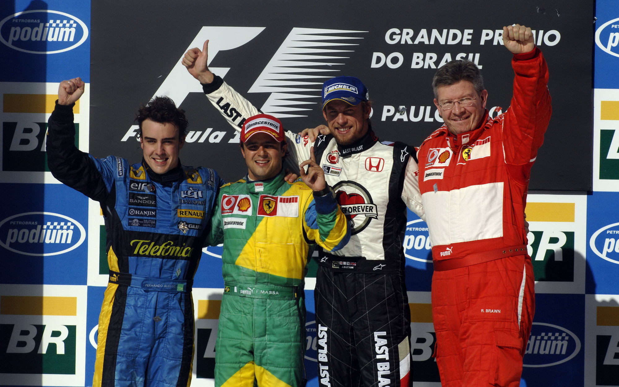 Radost na pódiu po Velké ceně Brazílie 2006 s Felipem Massou, Fernandem Alonsem a Jensonem Buttonem