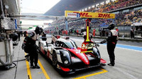 Vůz Toyota TS050 Hybrid posádky, Kazuki Nakajima, Anthony Davidson, Sébastien Buemi