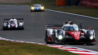 Vůz Toyota TS050 Hybrid posádky Kamui Kobayashi, Stéphane Sarrazin, Mike Conway