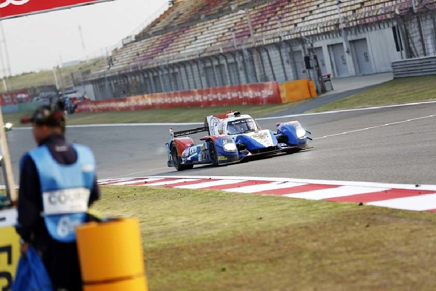 Vůz týmu SMP Racing s posádkou Maurizio Mediani, Nicolas Minassian, Nikolai Aleshin