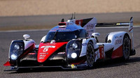 Vůz Toyota TS050 Hybrid posádky, Kazuki Nakajima, Anthony Davidson, Sébastien Buemi