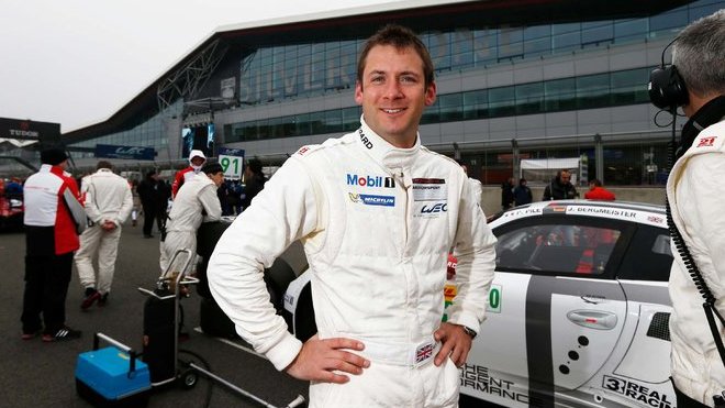 Britský závodní jezdec Nick Tandy je součástí týmu Porsche GT ve vytrvalostních závodech IMSA