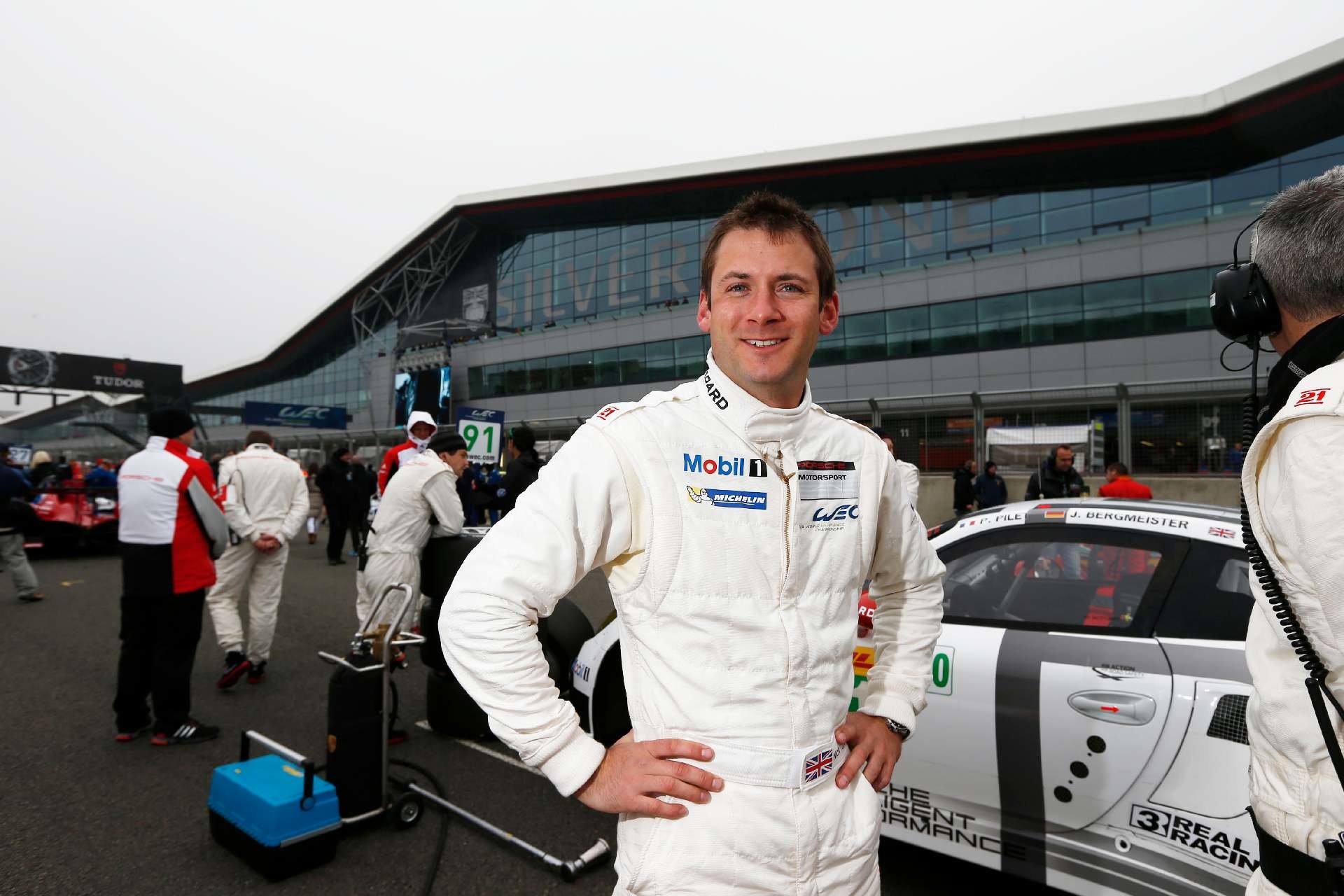 Britský závodní jezdec Nick Tandy je součástí týmu Porsche GT ve vytrvalostních závodech IMSA