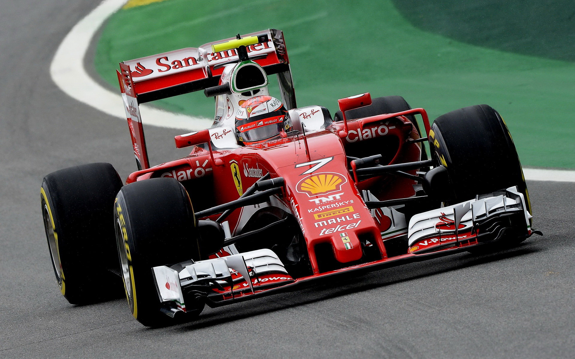 Kimi Räikkönen v kvalifikaci v Brazílii
