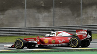 Sebastian Vettel v kvalifikaci v Brazílii