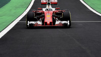 Sebastian Vettel v kvalifikaci v Brazílii