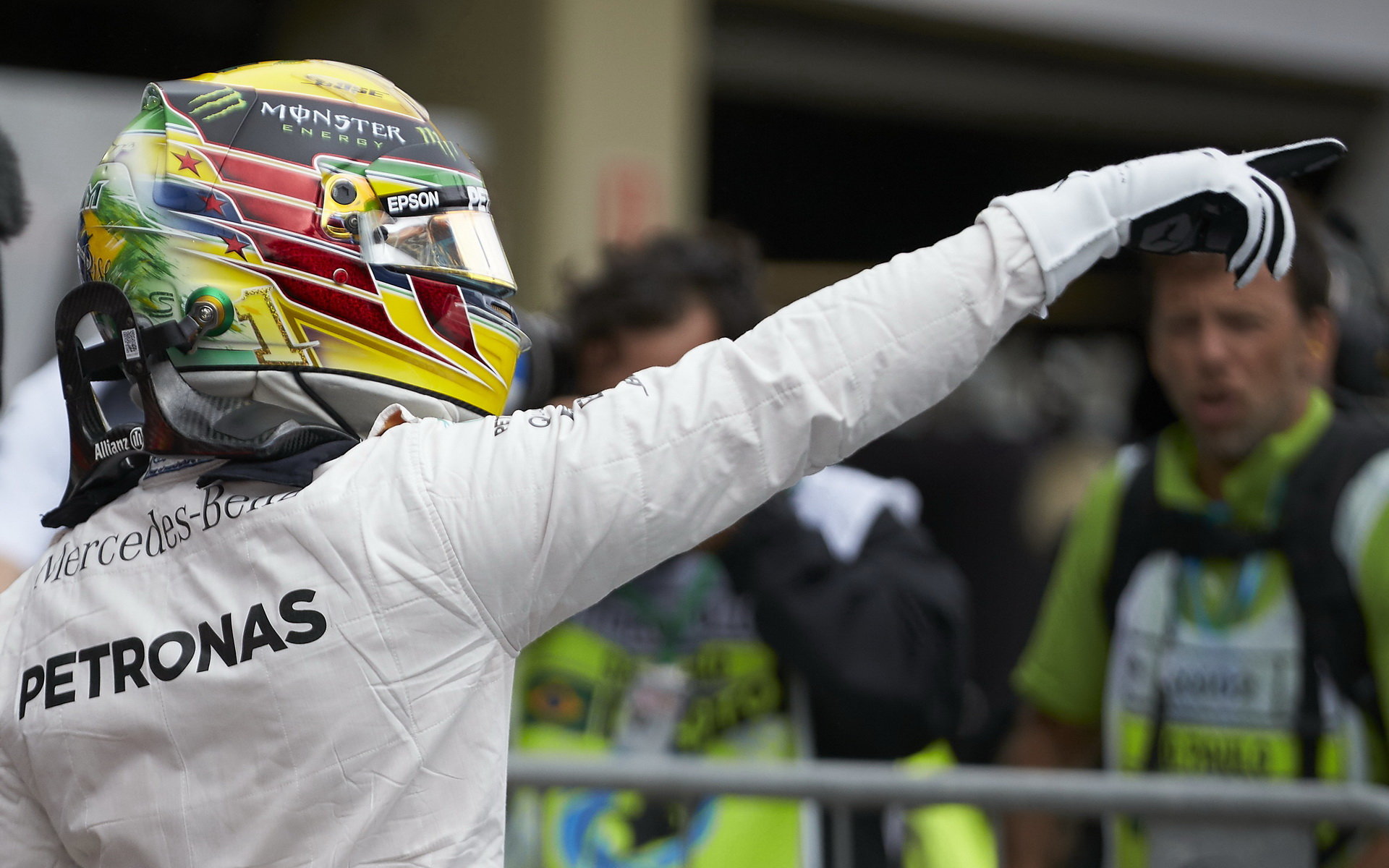 Lewis Hamilton po vyhrané kvalifikaci v Brazílii