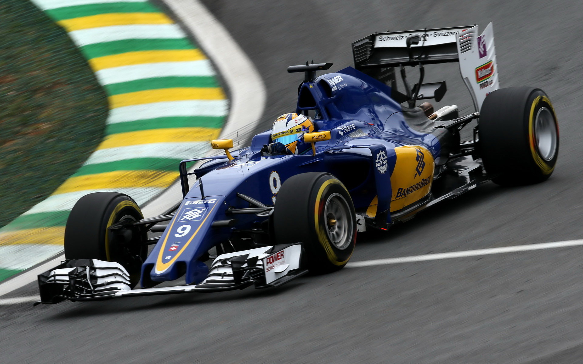 Marcus Ericsson v kvalifikaci v Brazílii