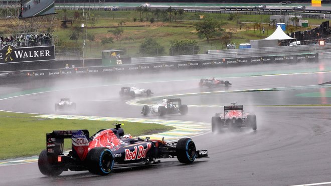 Carlos Sainz v deštivé Velké ceně Brazílie 2016