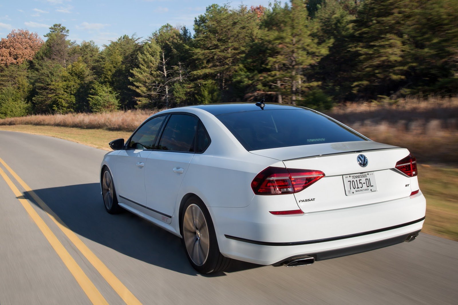 Volkswagen Passat GT ukazuje trochu sportovních ambicí sedanu střední třídy.