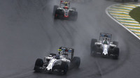 Felipe Massa za Valtterim Bottasem ve Velké ceně Brazílie