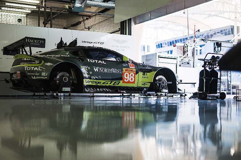 Přípravy týmu Aston Martin Racing na závod v Bahrajnu