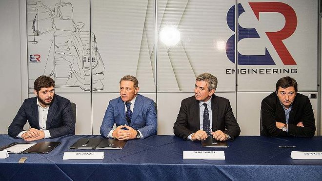 Zástupci BR Engineering a Dallara podepisují dohodu o spolupráci