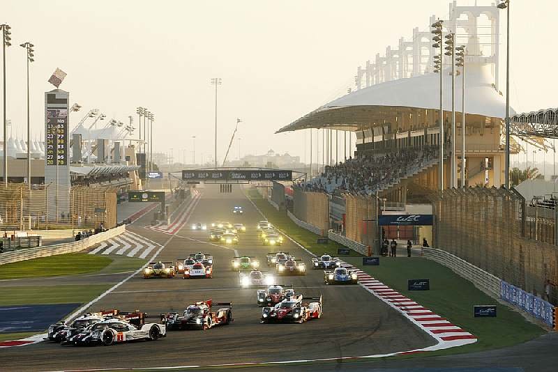 Porsche 919 Hybrid posádky Mark Webber Timo Bernhard, Brendon Hartley