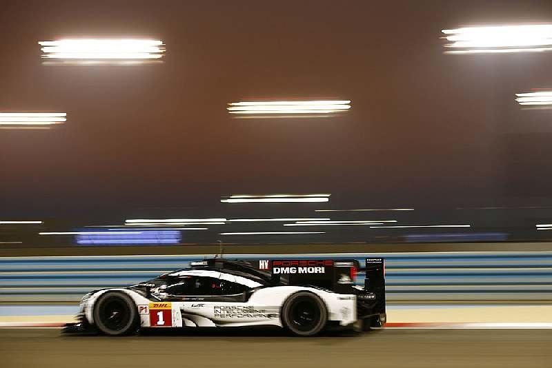 Porsche 919 Hybrid posádky Mark Webber Timo Bernhard, Brendon Hartley