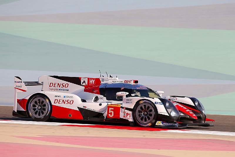 Toyota TS050 Hybrid posádky Anthony Davidson, Sébastien Buemi, Kazuki Nakajima