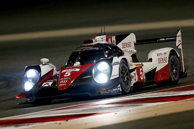 Toyota TS050 Hybrid posádky Anthony Davidson, Sébastien Buemi, Kazuki Nakajima