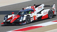 Toyota TS050 Hybrid posádky Stéphane Sarrazin, Kamui Kobayashi, Mike Conway