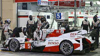 Toyota TS050 Hybrid posádky Anthony Davidson, Sébastien Buemi, Kazuki Nakajima