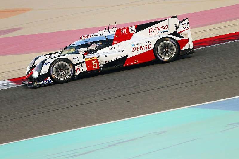 Toyota TS050 Hybrid posádky Anthony Davidson, Sébastien Buemi, Kazuki Nakajima