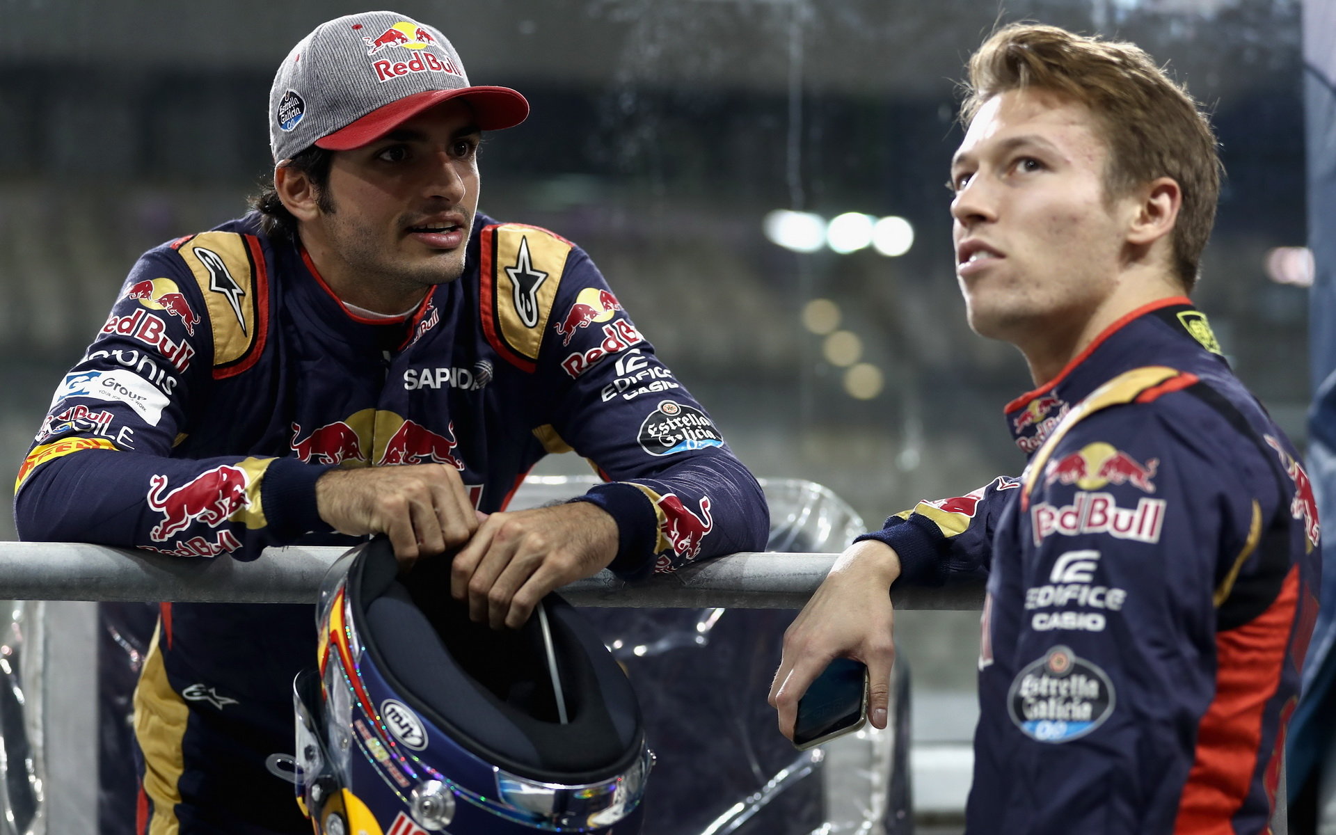 Carlos Sainz svého nového týmového kolegu Daniila Kvjata po odchodu Maxe Verstappena k Red Bullu jasně předčil