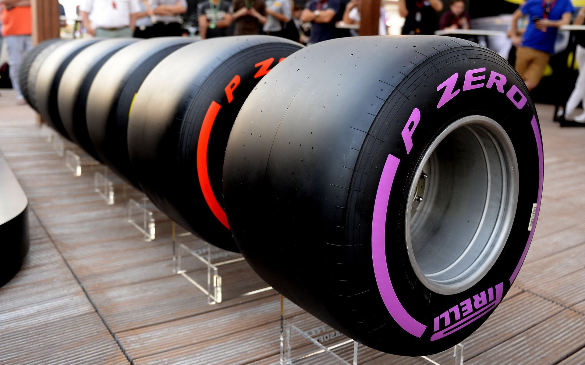 Prezentace nových pneumatik Pirelli pro sezónu 2017