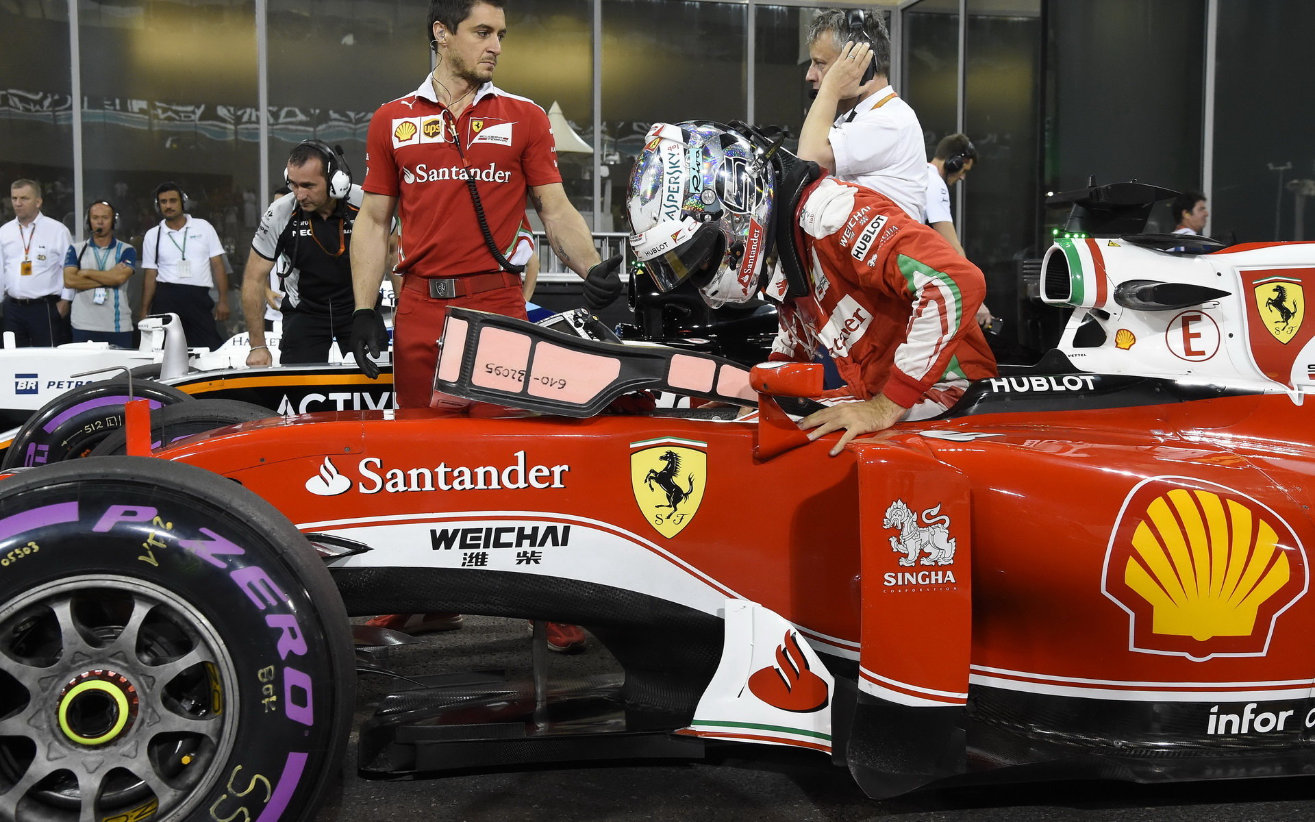 Sebastian Vettel po kvalifikaci v Abú Zabí