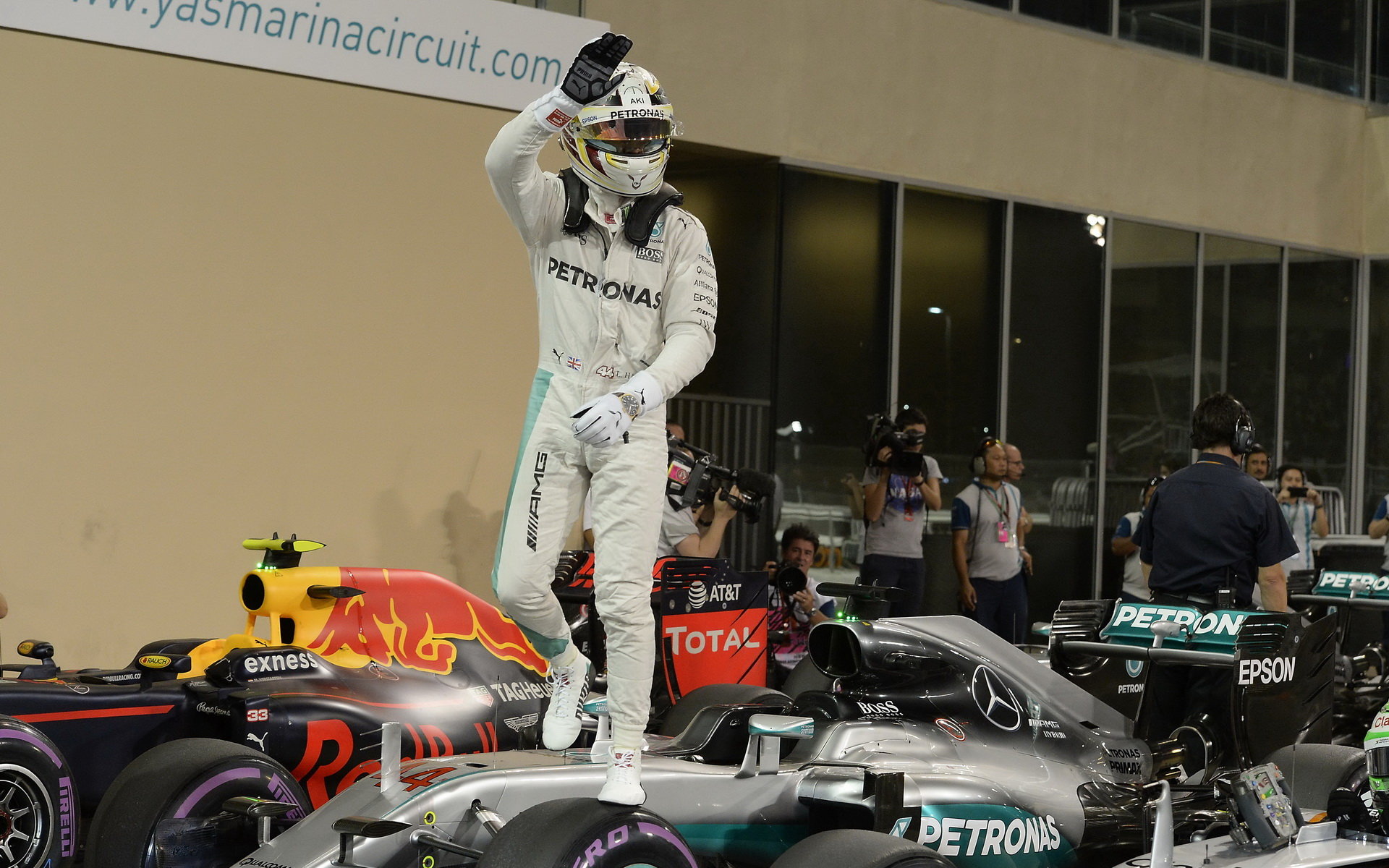 Lewis Hamilton vyhrál pole position kvalifikace v Abú Zabí