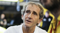 Alain Prost na návštěvě u Renaultu při kvalifikaci v Abú Zabí