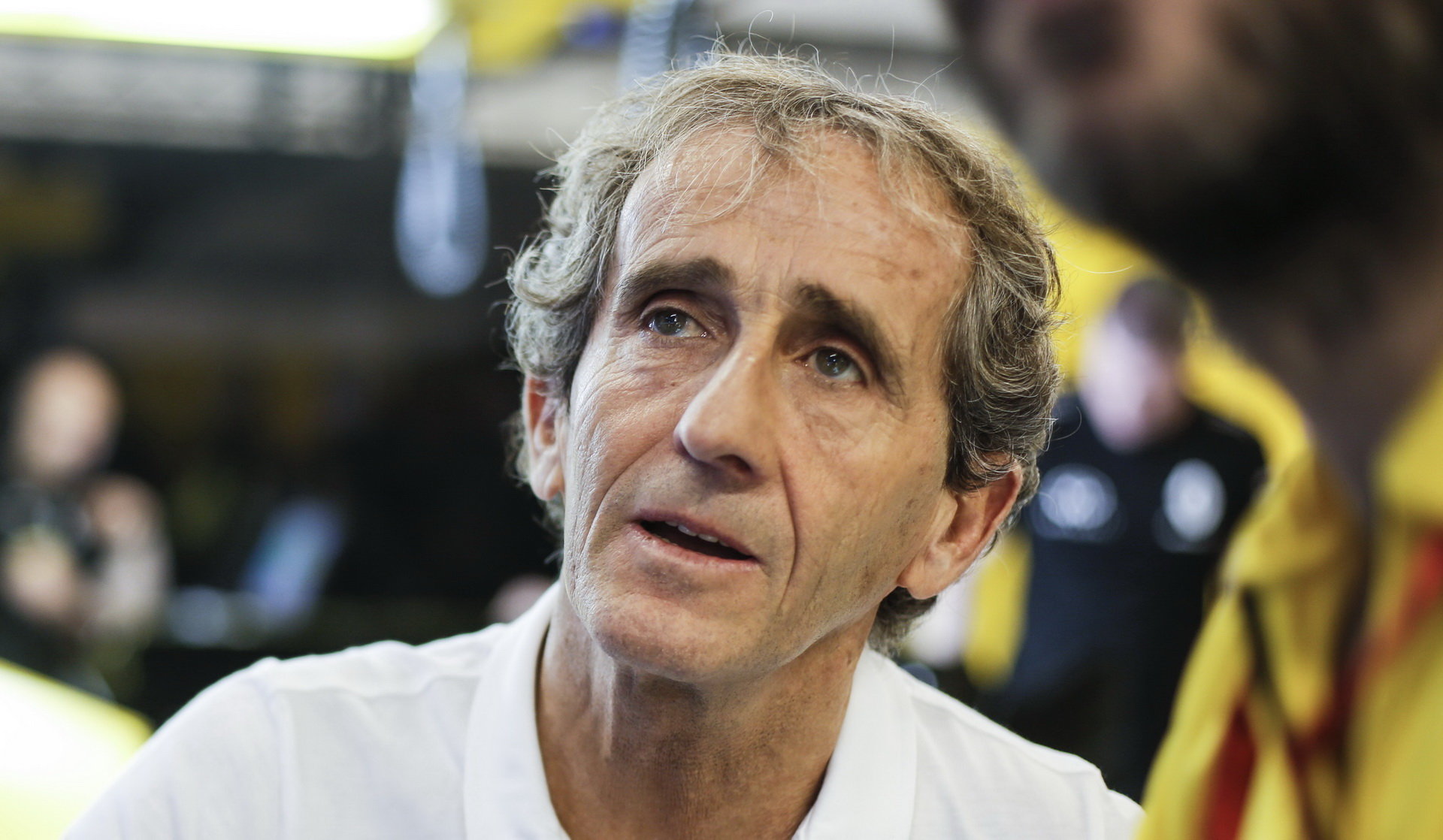 Alain Prost na návštěvě u Renaultu při kvalifikaci v Abú Zabí
