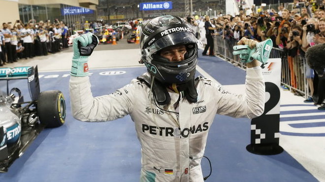 Nico Rosberg se raduje po dojezdu do cíle