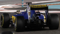 Marcus Ericsson v závodě Abú Zabí