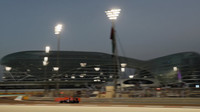 Carlos Sainz v závodě v Abú Zabí