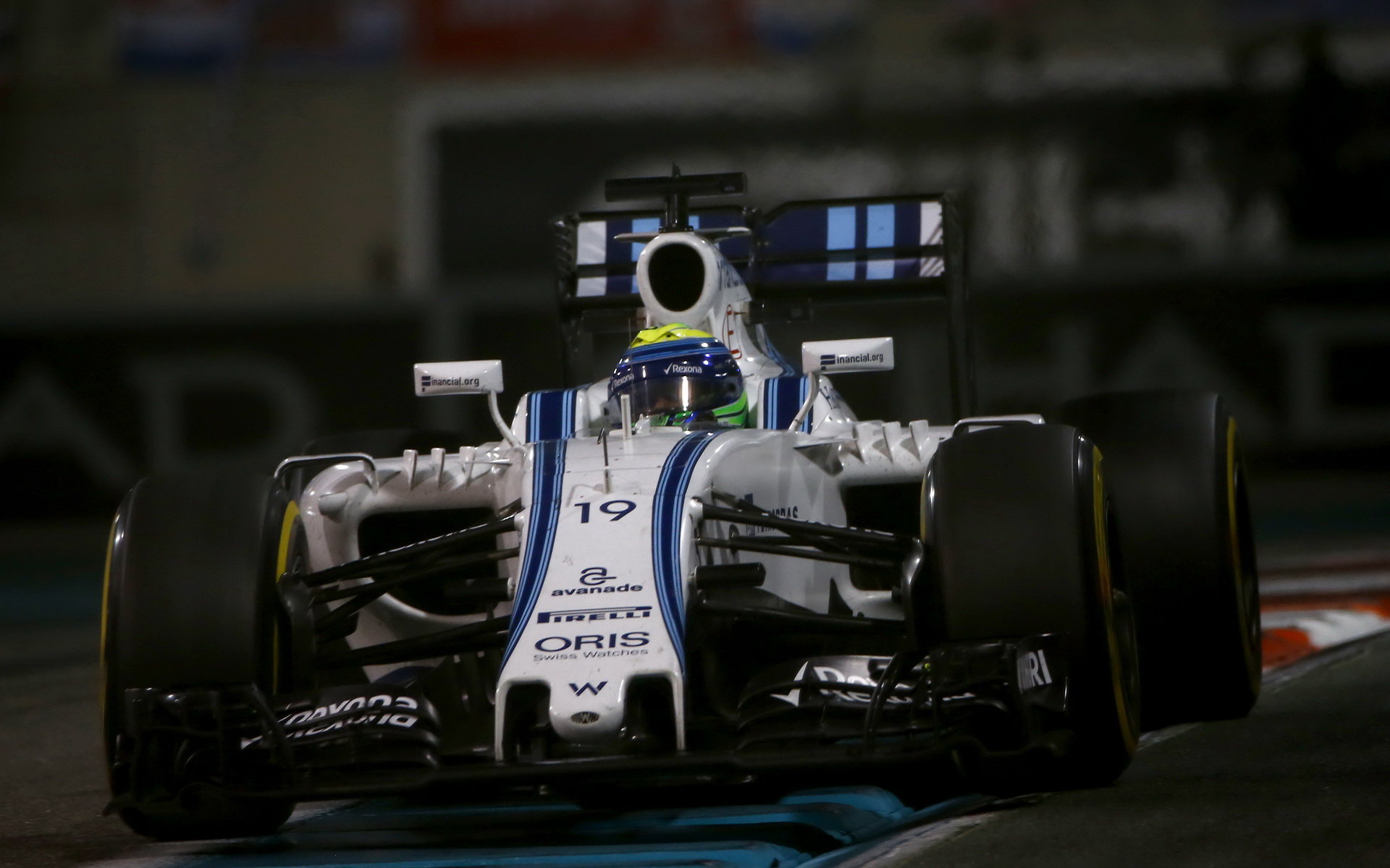 Felipe Massa v závodě v Abú Zabí