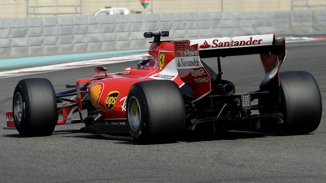 Kimi Räikkönen při testu nových pneumatik