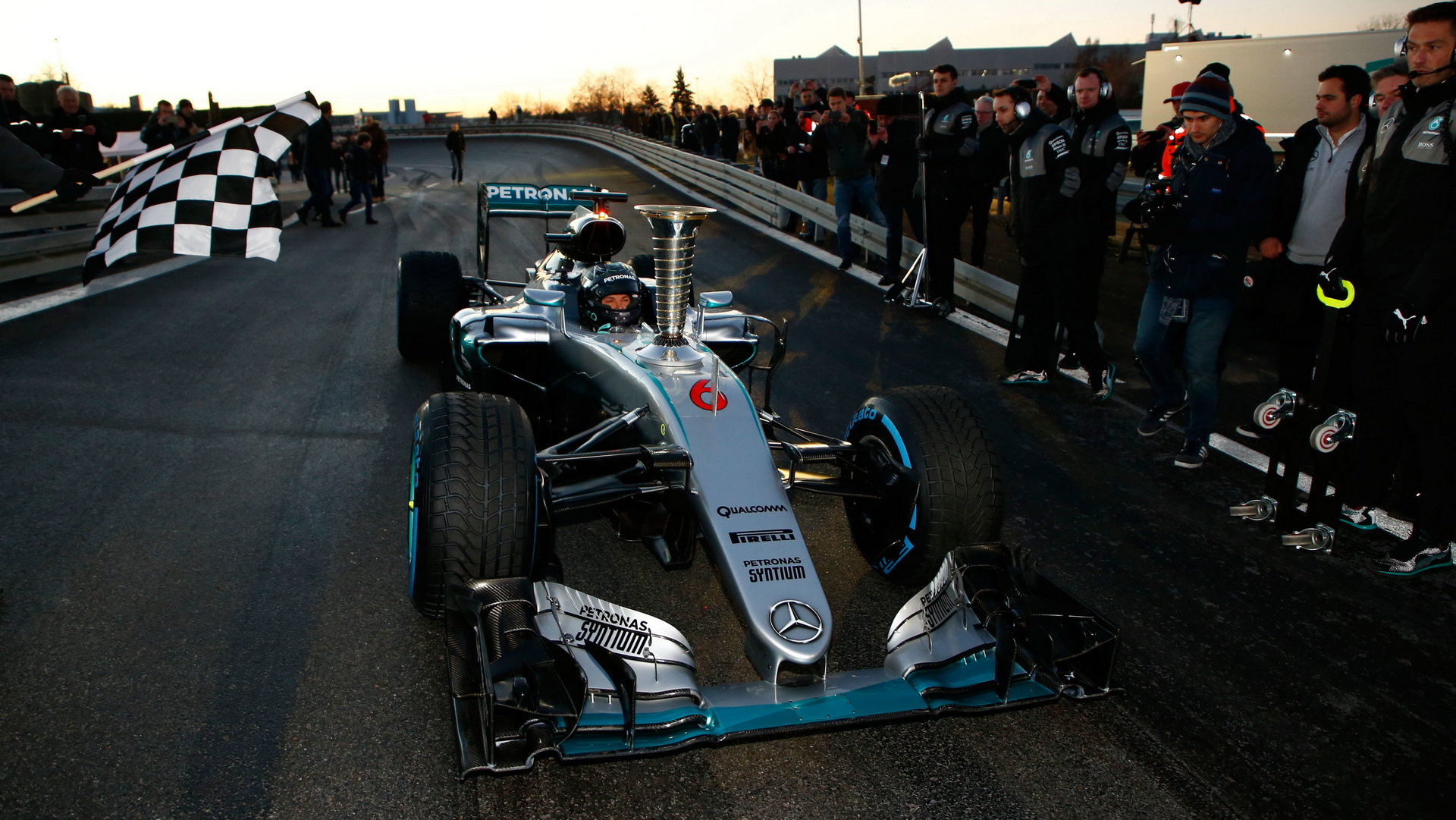 Nico Rosberg po svém posledním kole s monopostem Mercedesu