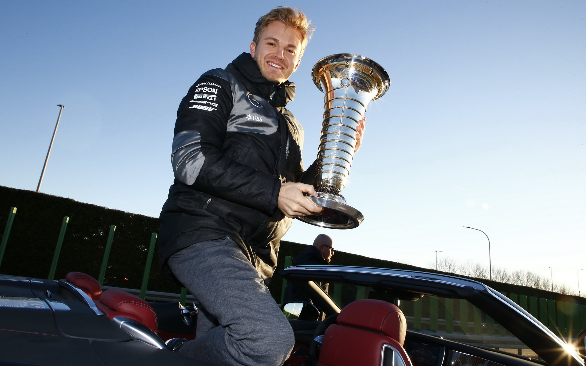Nico Rosberg s pohárem mistra světa