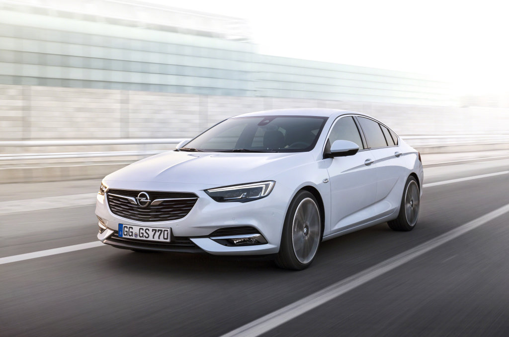 Opel Insignia Grand Sport je rozhodně jedním z nejhezčích aut svého segmentu.