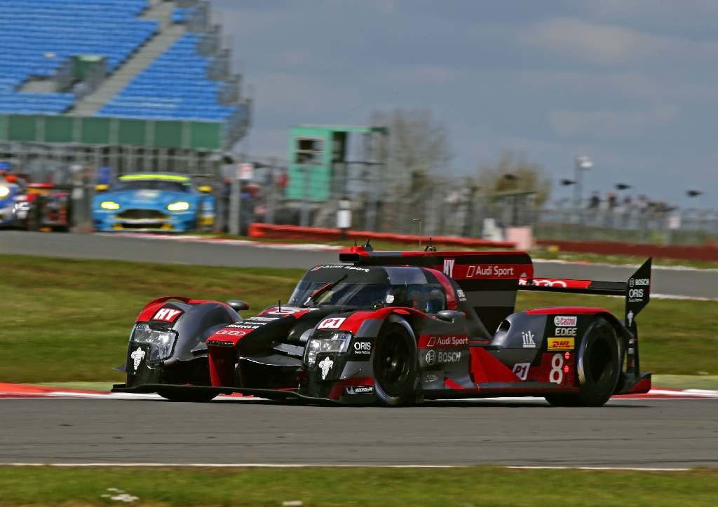 Audi R18 e-tron quattro posádky Lioc Duval, Oliver Jarvis, Lucas Di Grassi