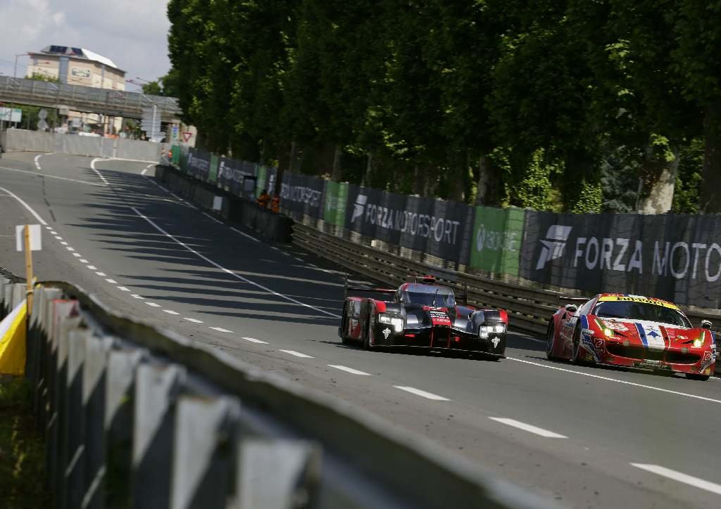 Audi R18 e-tron quattro posádky Benoit Tréluyer, Marcel Fässler, André Lotterer