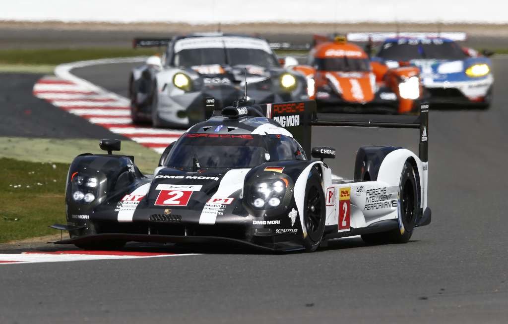 Porsche 919 Hybrid posádky Romain Dumas, Marc Lieb, Neel Jani