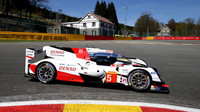 Toyota TS050 Hybrid posádky Sébastien Buemi, Kazuki Nakajima, Anthony Davidson