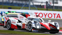 Toyota TS050 Hybrid posádky Sébastien Buemi, Kazuki Nakajima, Anthony Davidson